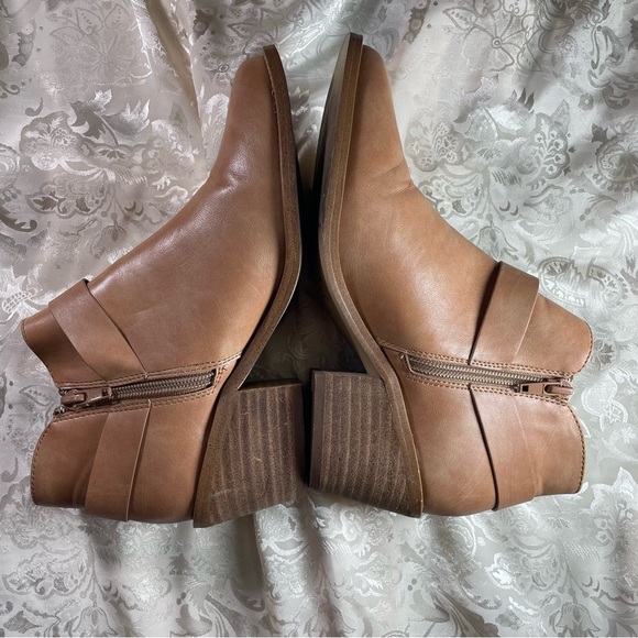 Dolce Vita Olida Chopout Boots - Picture 8 of 9